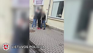 uostamiescio-teisesauga-sulaike-asmenis-pas-kuriuos-rasta-galimai-narkotiniu-medziagu