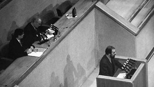 Tribūnoje &ndash; Aleksandras Abišala. Prezidiume &ndash; Juozas Bulavas