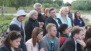 &Scaron;iauliuose vyko kar&scaron;ta diskusija dėl dizainerio V.Purono skardinių kūrinių