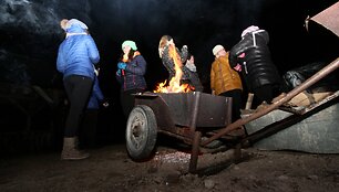 Žagarės bendruomenė &scaron;ventą Valentiną palydėjo gyvame lediniame vandenyje