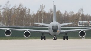Lietuvos kariniame aerodrome - JAV naikintuvai &bdquo;F-22 Raptor&ldquo;