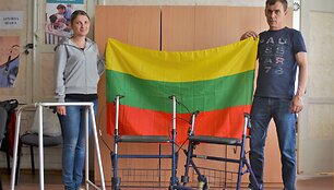 Joni&scaron;kio valdžia ir verslininkai Ukrainai nuvežė labdaros
