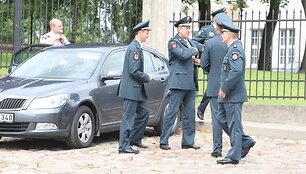 Tel&scaron;iai palydi žuvusį pareigūną Liudą &Scaron;imkų į paskutinę kelionę