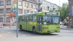 &Scaron;iaulių &bdquo;Busturo&ldquo; darbuotojai mitinge reikalavo keisti bendrovės vadovybę
