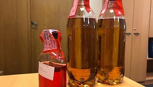 Konfiksuoti buteliai su alumi