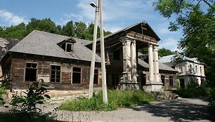 Abromi&scaron;kių dvaras