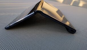 "Huawei Mate Xs" perlenkiamas i&scaron;manusis telefonas