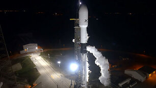 &bdquo;Starlink&ldquo; palydovų krovinį keliančios &bdquo;SpaceX&ldquo; raketos startas