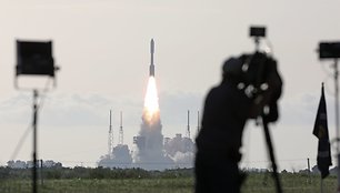 Zondą „Perseverance“ nešančios raketos „Atlas V“ startas