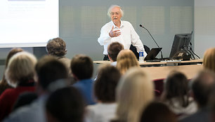 Robertas Huberis skaito paskaitą Vilniaus universitete