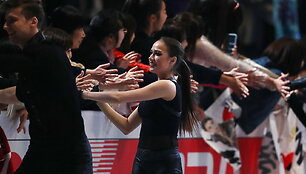 Alina Zagitova per parodomąją programą Tokijuje.