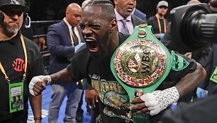 Deontay Wilderis Niujorke nokautavo Dominicą Breazeale'ą pirmajame raunde.