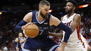 Jonas Valančiūnas su &bdquo;Grizzlies&ldquo; NBA čempionatą pradėjo pralaimėjimu Majamyje.