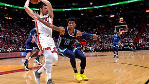 Ja Morantas su &bdquo;Grizzlies&ldquo; NBA čempionatą pradėjo pralaimėjimu Majamyje.