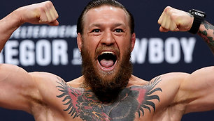 Conoras McGregoras įveikė Donaldą Cerrone'ą per UFC kovą Las Vegase.