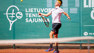 Perspektyviausiems Lietuvos tenisininkams bus lengviau derinti sportą ir mokslus.