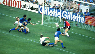 Paolo Rossi įvartis į Vakarų Vokietijos vartus 1982 m. pasaulio čempionato finale.
