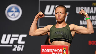 Rose Namajunas įveikė Zhang Weili ir iškovojo pasaulio čempionės diržą.