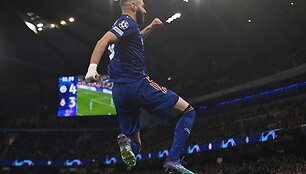 &bdquo;Manchester City&ldquo; ir Madrido &bdquo;Real&ldquo; dvikovos akimirka. Karimas Benzema