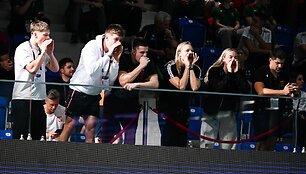 Rūta Meilutytė ir kiti Lietuvos plaukikai palaikė bendražygius.
