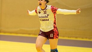&bdquo;Cascada-HC Garliava SC&ldquo; pusfinalio serijoje 2:1 įveikė reguliariojo sezono nugalėtoją Vilniaus &bdquo;Eglę&ldquo;.
