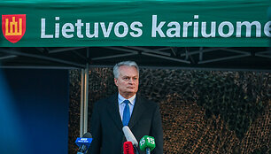 Gitanas Nausėda lanko Lietuvos kariuomenės karius, vykdančius užduotis pasienio ruože