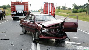 Prie Daugų susidūrė BMW ir &bdquo;Audi&ldquo;, žuvo &bdquo;Audi&ldquo; vairuotojas