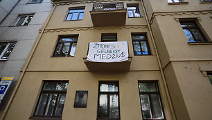 Kauniečiai protestavo prie&scaron; medžių pjovimą mieste