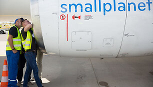 &bdquo;Small Planet&ldquo; atstovai aprodė įmonės lėktuvą