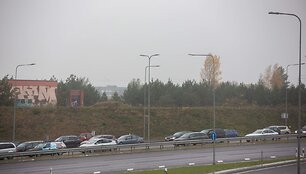 Automobilių spūstys Vilniaus Vakariniame aplinkkelyje
