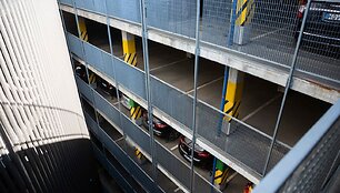 PC &bdquo;Ozas&ldquo; daugiaauk&scaron;tė automobilių stovėjimo aik&scaron;telė