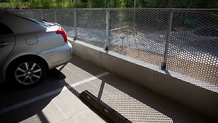 Naujoji daugiaauk&scaron;tė automobilių stovėjimo aik&scaron;telė Santari&scaron;kėse