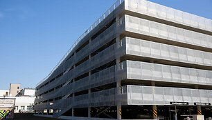 Naujoji daugiaauk&scaron;tė automobilių stovėjimo aik&scaron;telė Santari&scaron;kėse