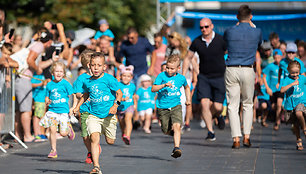 UNICEF vaikų bėgimo akimirka