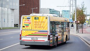 Baltijos kelio 30-mečiui papuo&scaron;tas autobusas