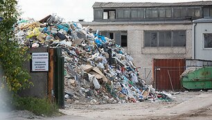 Statybinių atliekų rū&scaron;iavimo aik&scaron;telė Salininkuose, P.Žvirkos gatvėje