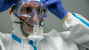 Darbas COVID-19 mėginių laboratorijoje