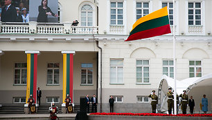 Valstybės vėliavų pakėlimo ceremonija