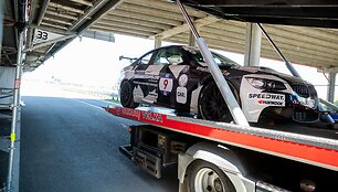 &bdquo;RSV Motors-Analitika360.lt&ldquo; komandos automobilis ant vilkiko