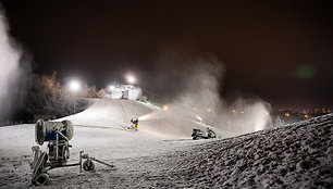 Sniego gaminimas Liepkalnio slidinėjimo komplekse