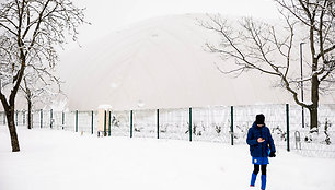 Pripučiamas stadionas Karoliniškėse