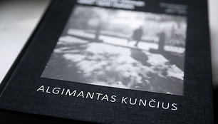 Algimanto Kunčiaus knyga „Fotografuota Vilniuje 1960-1970 metais“