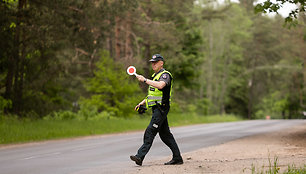 Policijos pareigūnų vykdoma greičio kontrolė Vilkaraisčio kaime