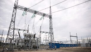 EK pirmininkės U.von der Leyen vizitas naujoje elektros pastotėje