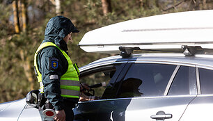 Rytinis kelių policijos reidas Ei&scaron;i&scaron;kių plente