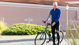 Prezidentas G.Nausėda Europos judumo savaitę pradėjo kelione į darbą dviračiu