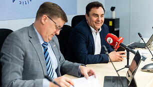 Linas Slu&scaron;nys, Petras Gražulis