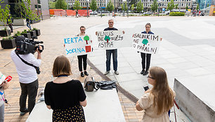 Protestas dėl Rinktinės g. ąžuolo nukirtimo