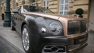 „Bentley“ automobilių pristatymo akimirka