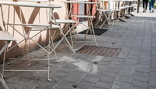 Vilniaus miesto savivaldybė pradėjo žymėti lauko kavinių ribas